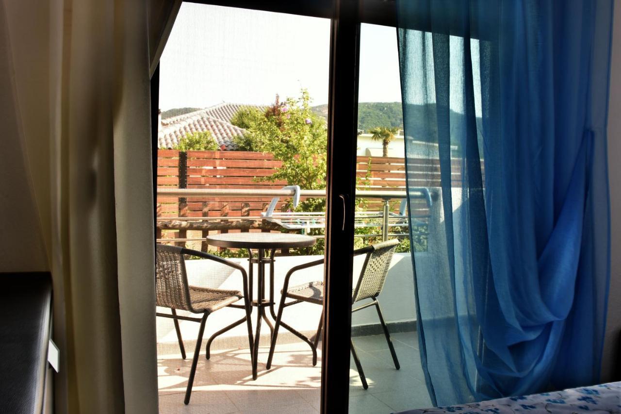 Theano Studios Paralia Sikias Exteriör bild